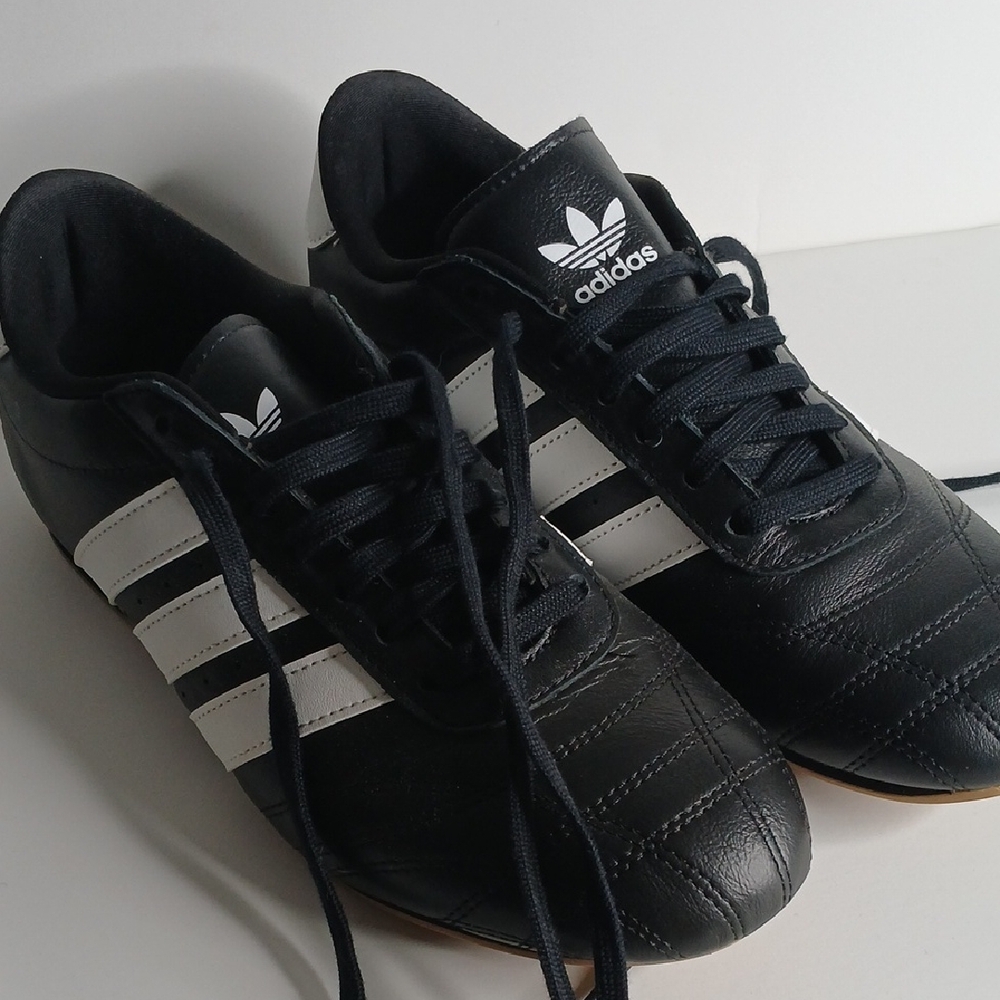 Adidas Womens Japan  8.5 Sneakers